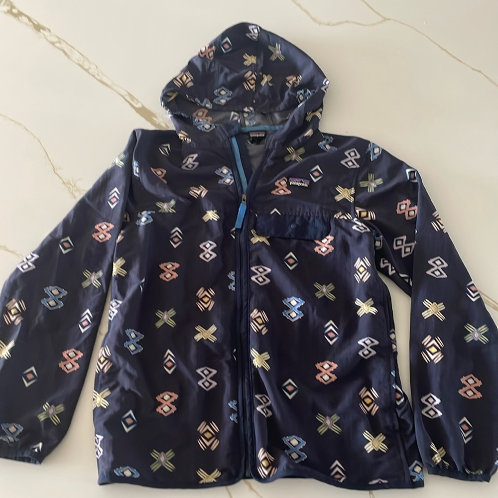 Patagonia Baggies Jacket, kids size XL, very good condition.